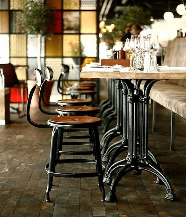 Chaise et tabouret mobilier au style industriel