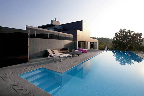 carrelage anthracite piscine