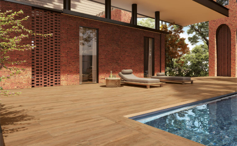 Carrelage imitation parquet pour piscine