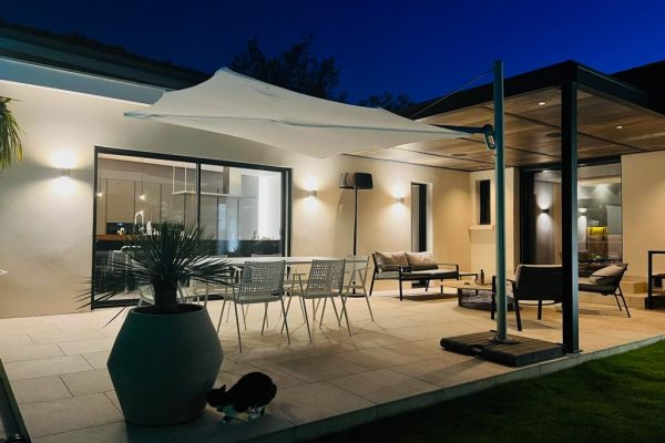 Terrasse avec piscine – Lyon