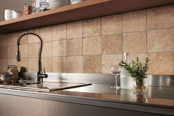 Fliesen in Travertinoptik